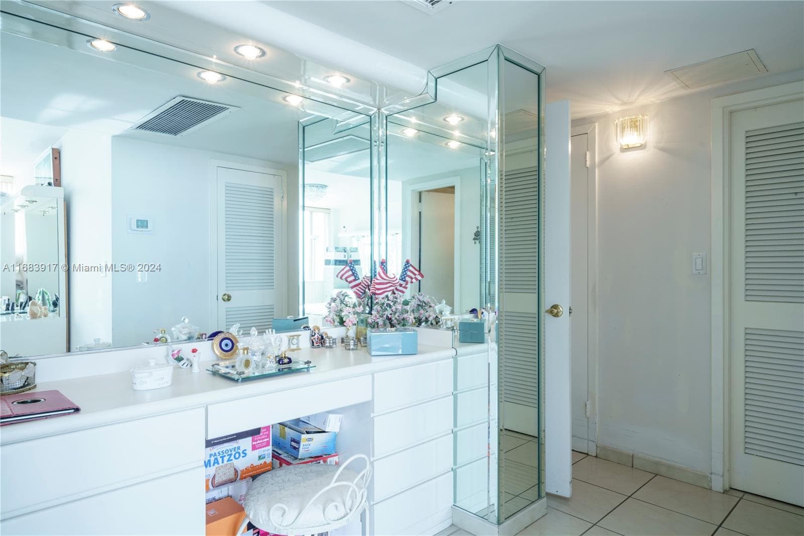 3140 Ocean Dr 304 photo 25