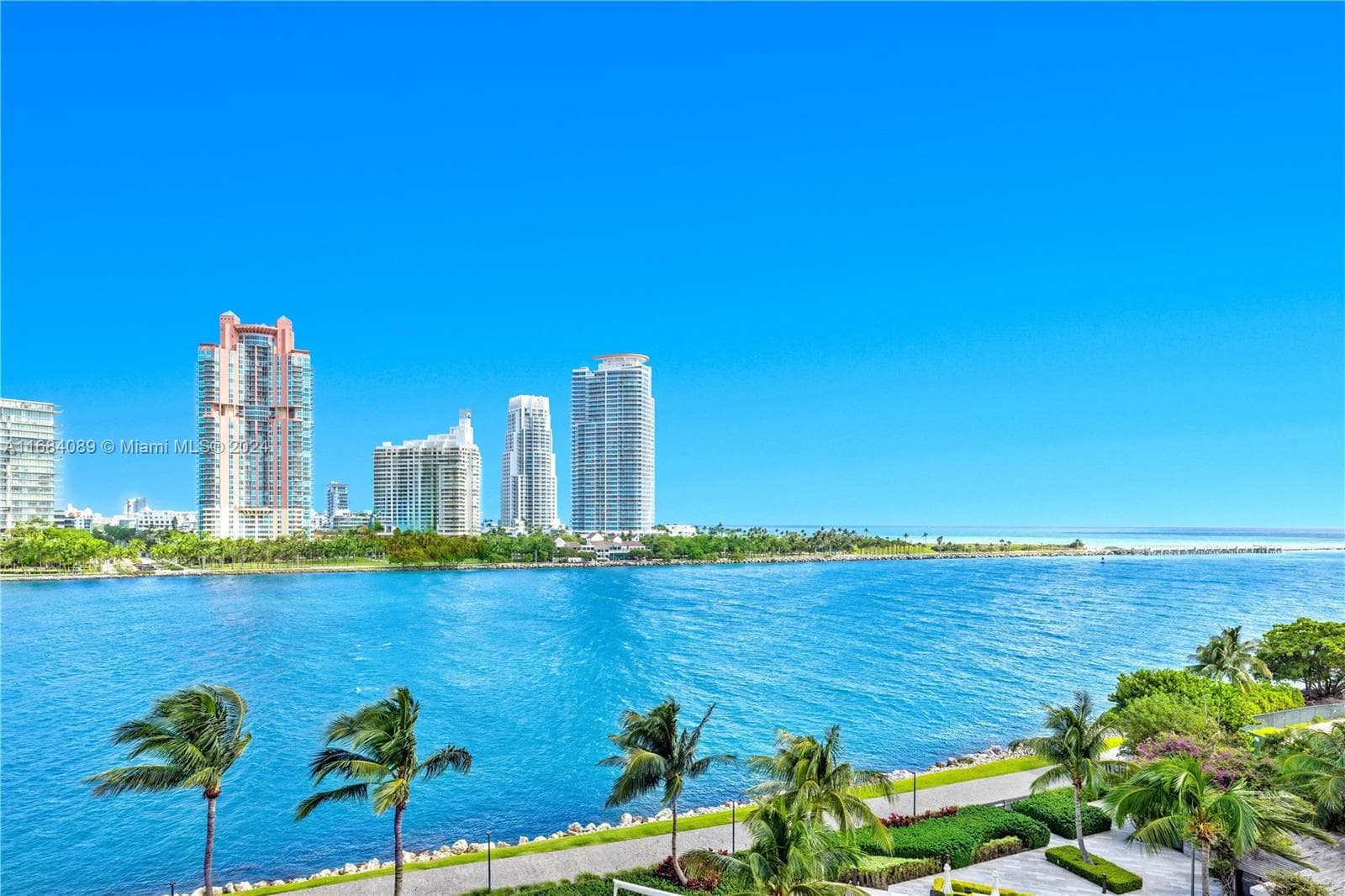 7065 Fisher Island Dr 7065 photo 12