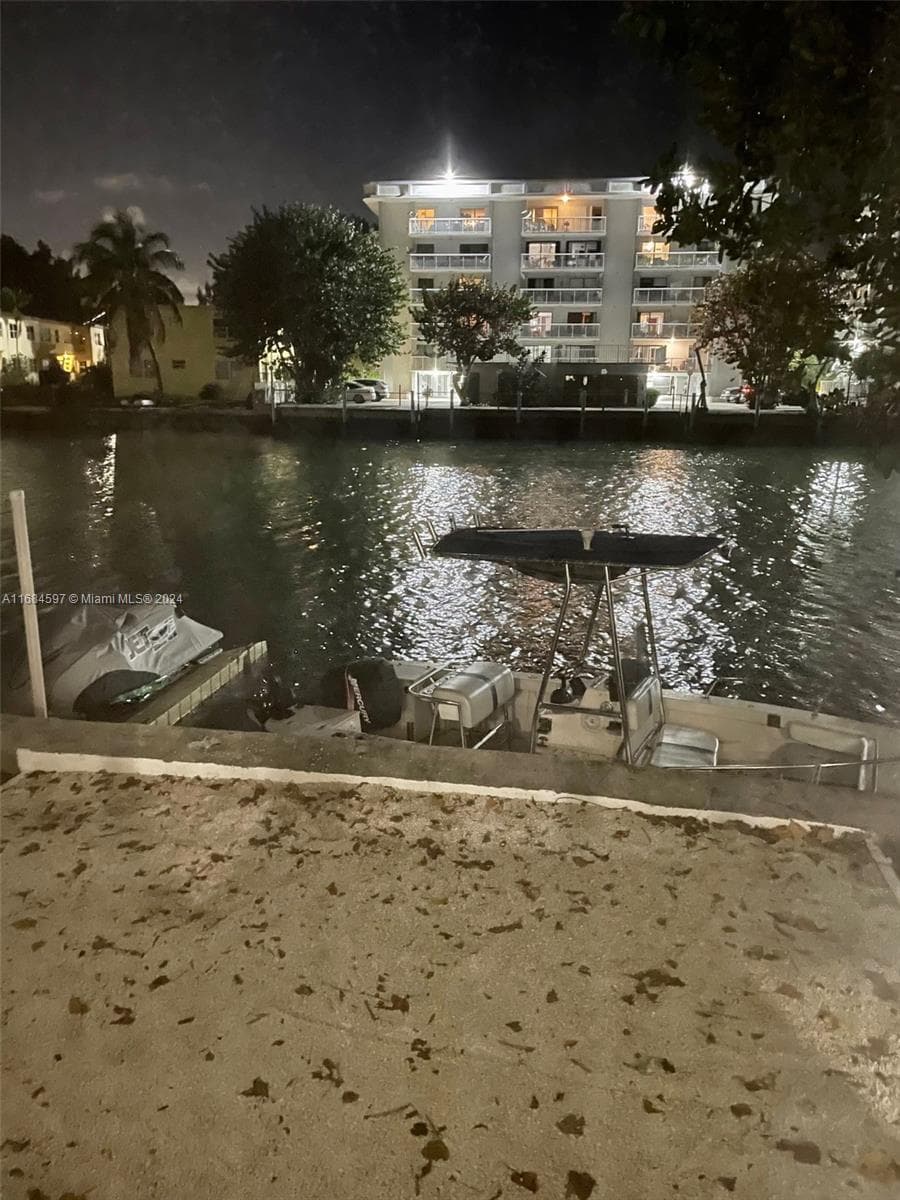 1201 Marseille Dr 17 photo 16