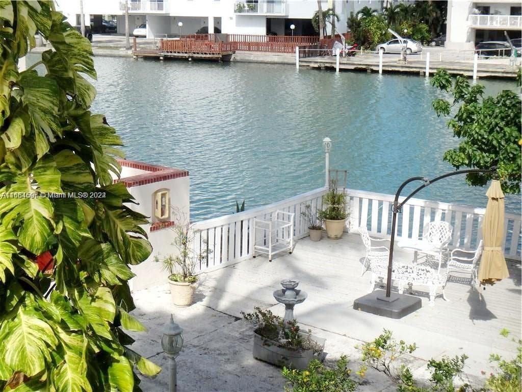 1201 Marseille Dr 17 photo 22