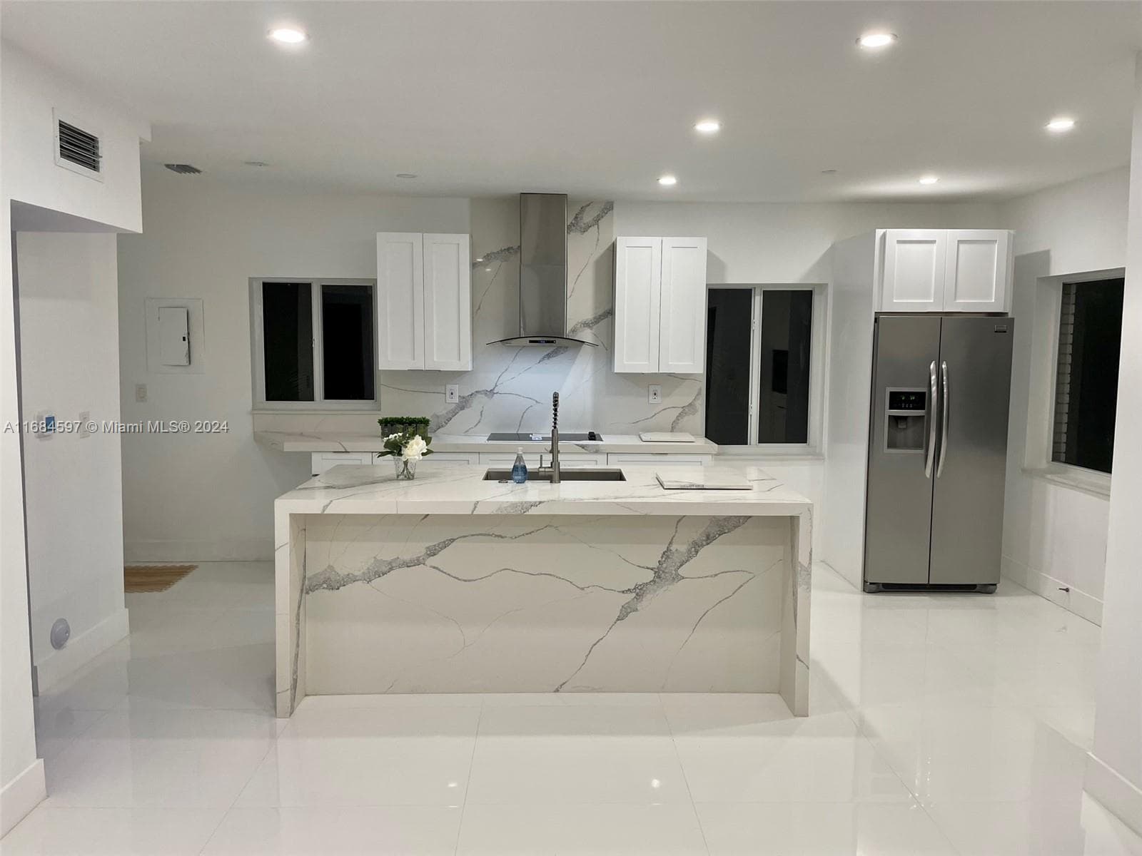 1201 Marseille Dr 17 photo 3