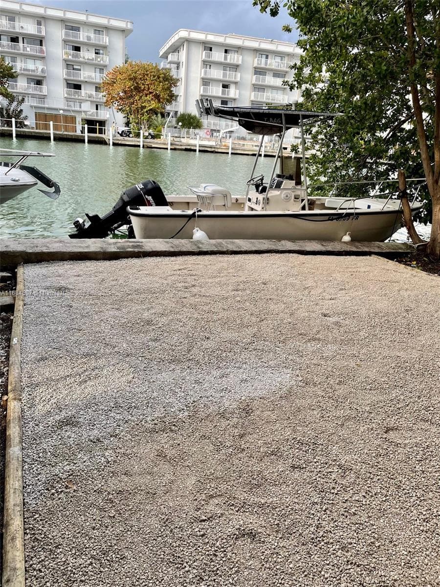 1201 Marseille Dr 17 photo 14