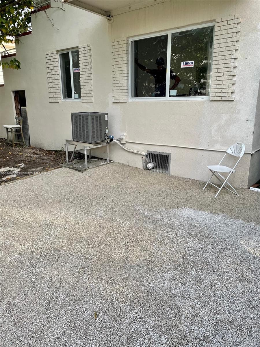 1201 Marseille Dr 17 photo 15