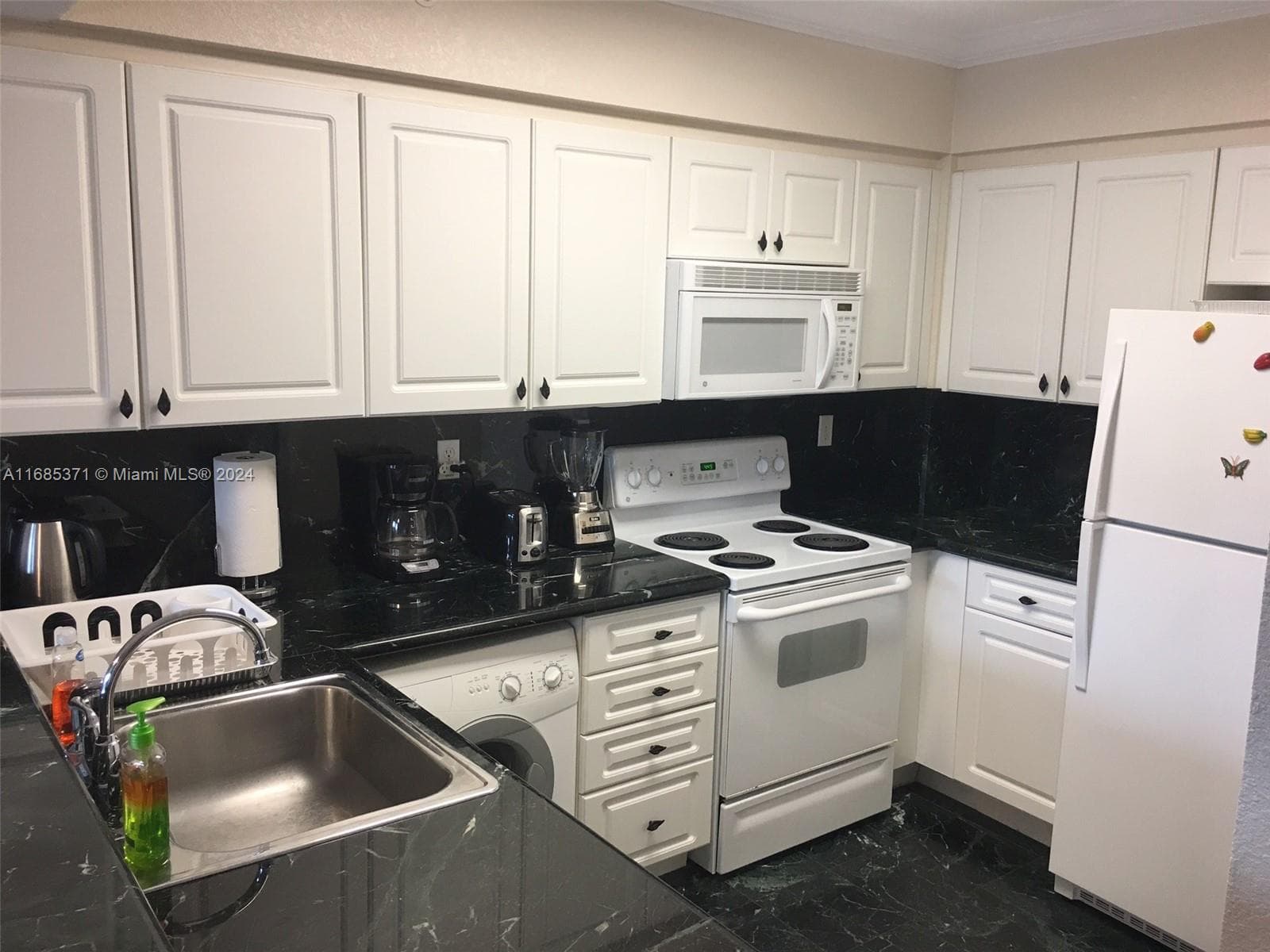 2501 S OCEAN DR L11 (Available JULY) photo 18