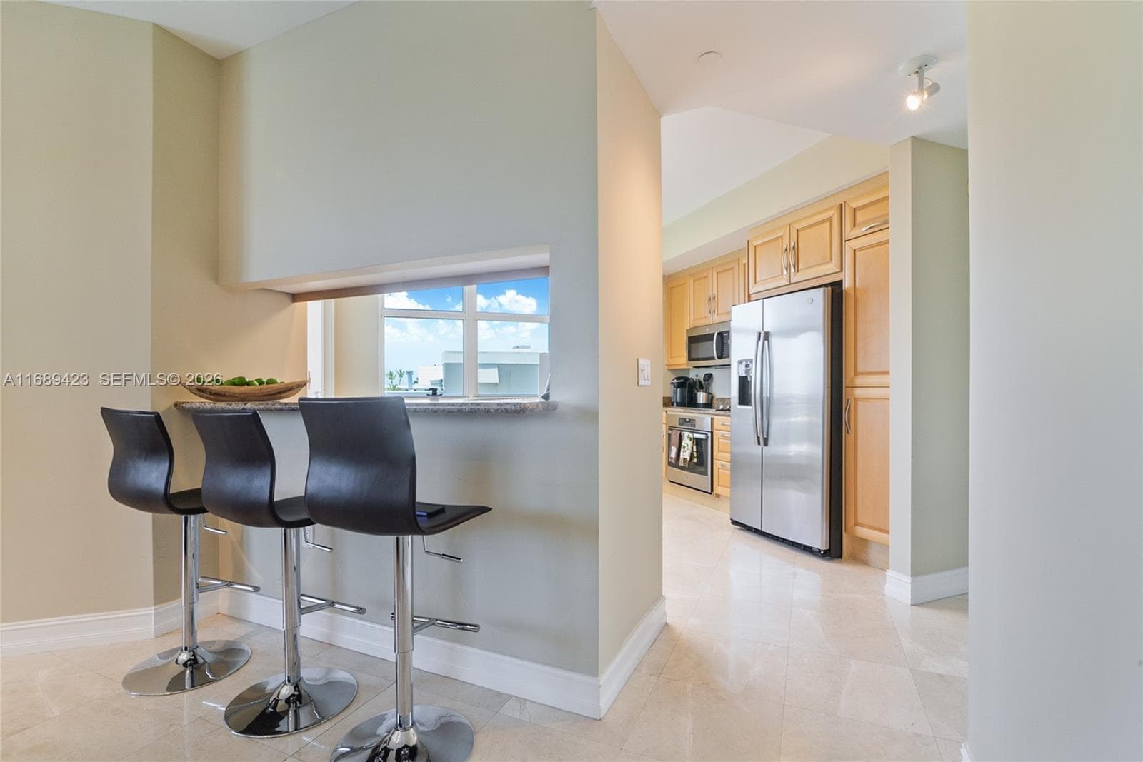 9751 E Bay Harbor Dr 8D photo 4