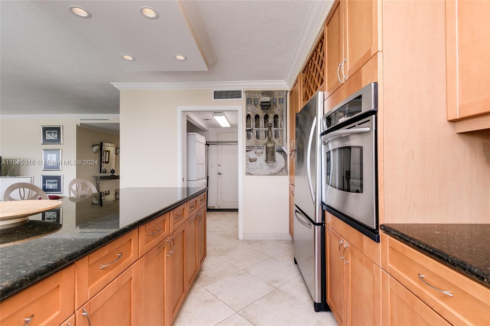 1200 Ocean Blvd 4D photo 6