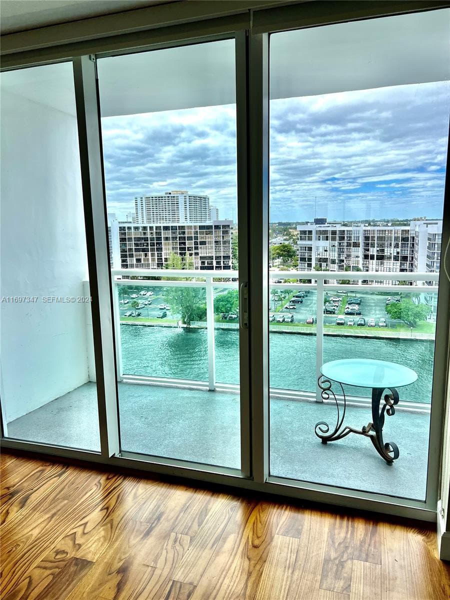 3000 S Ocean Dr 1012 photo 14