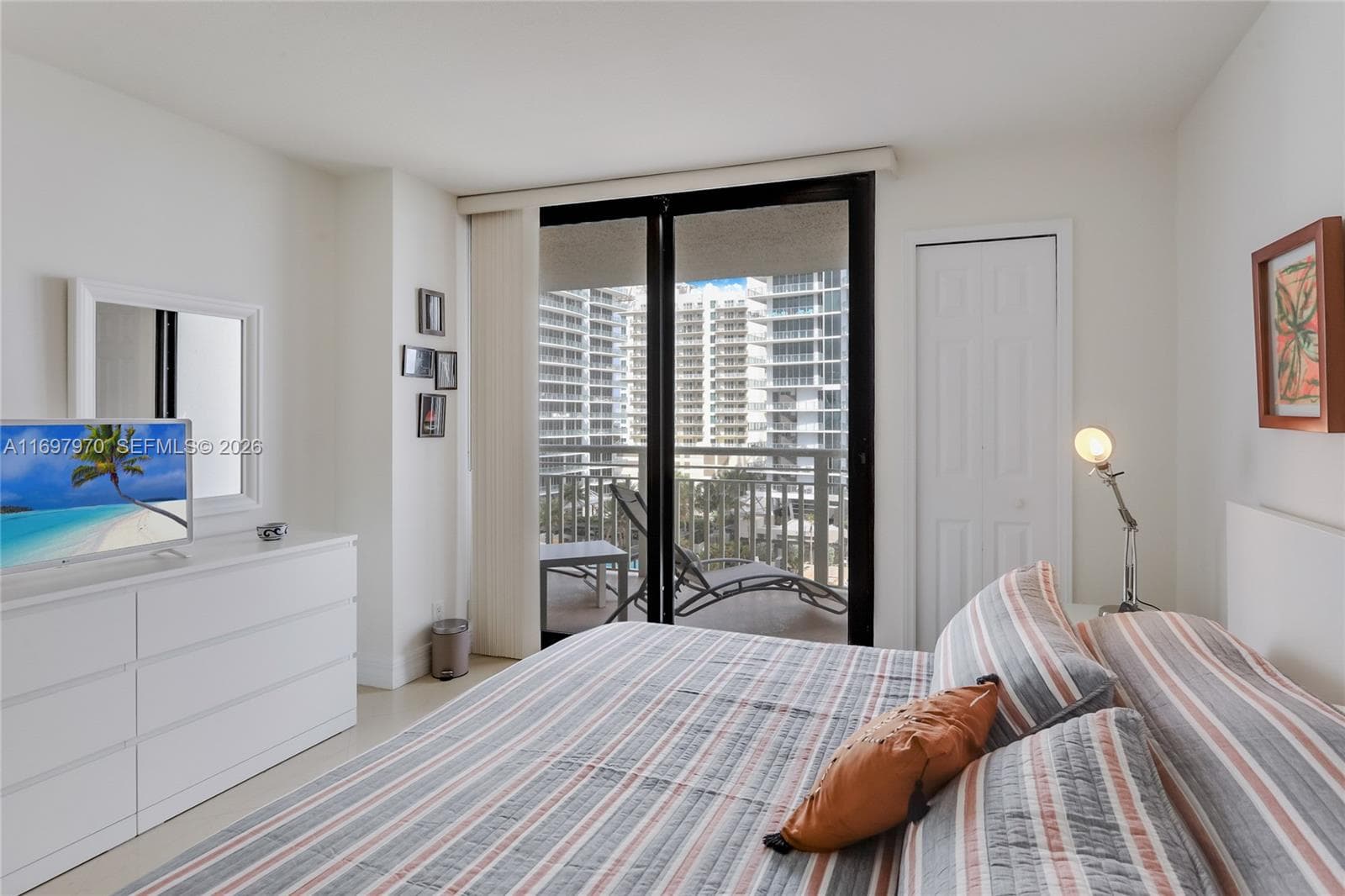 3000 Ocean Dr 10B photo 10