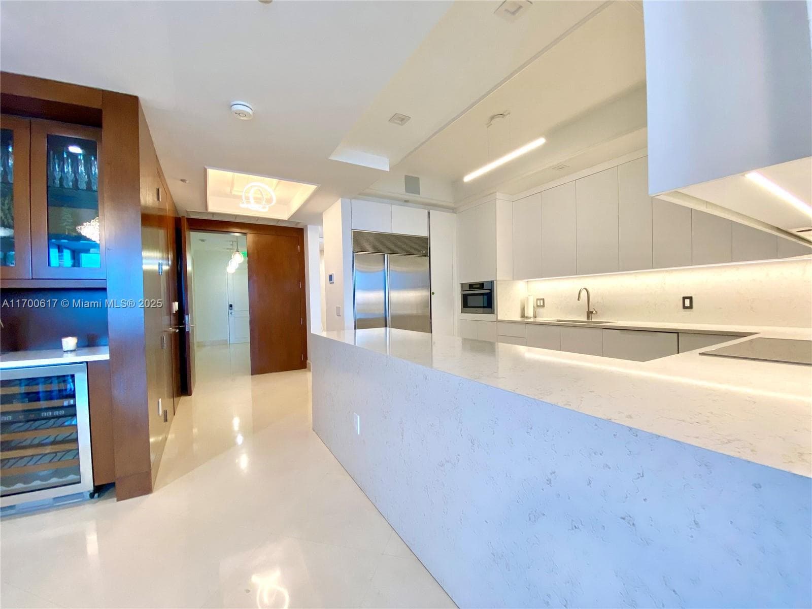 100 Pointe Dr 1207 photo 11