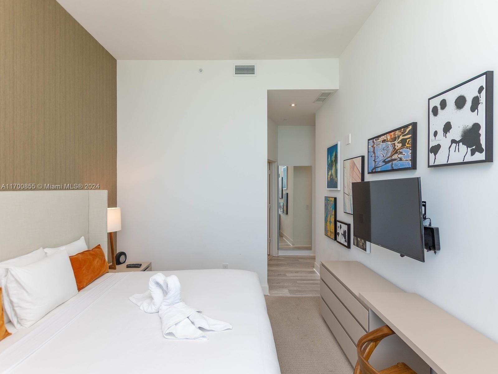 4111 Ocean Dr 601 photo 20