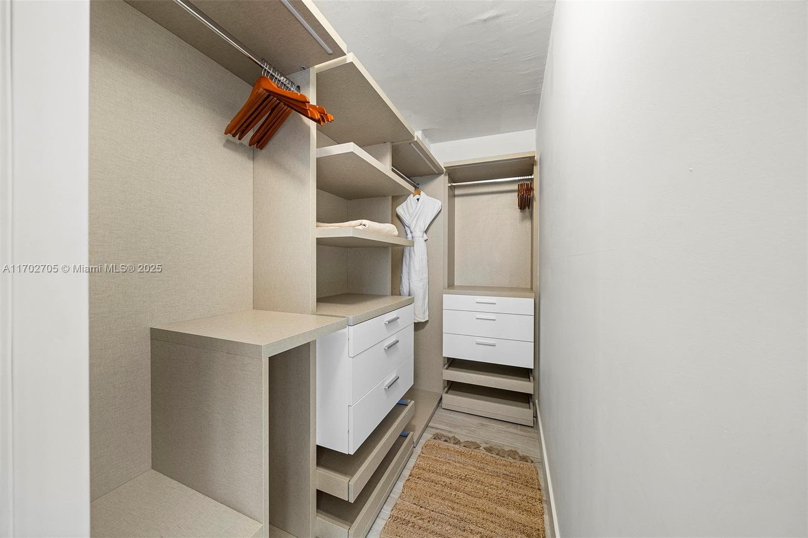 1209 photo 21