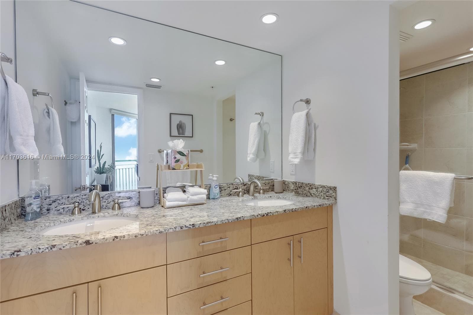 3000 Ocean Dr 24H photo 13