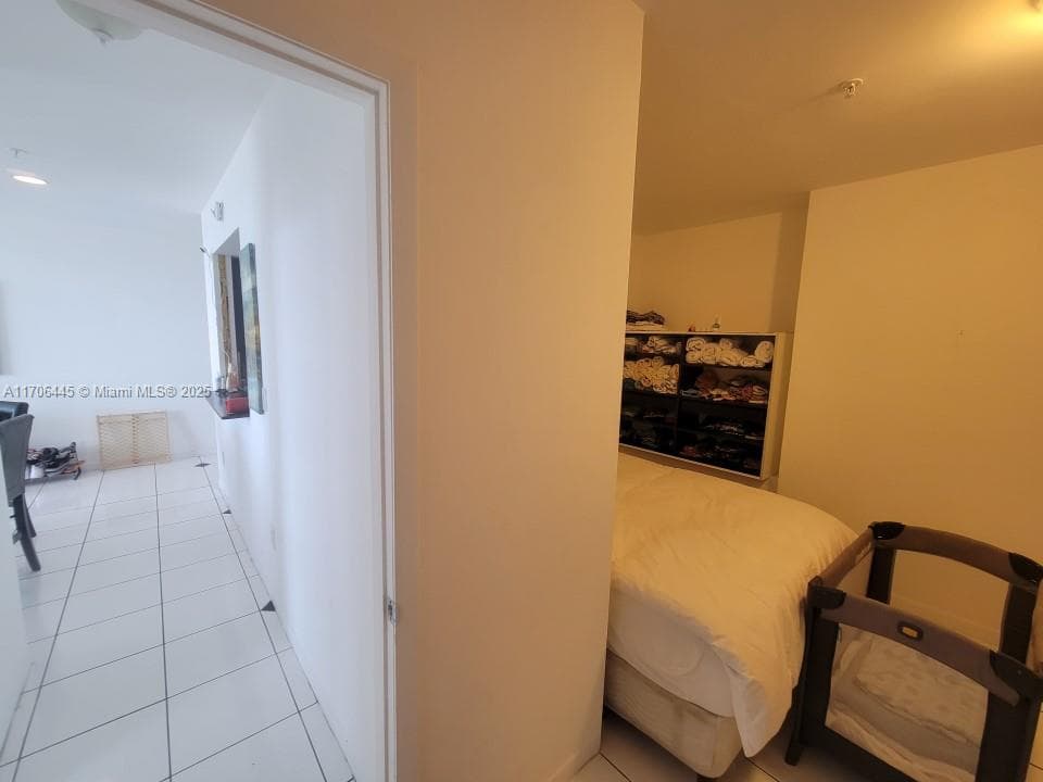 5601 Collins Ave PH-9 photo 17