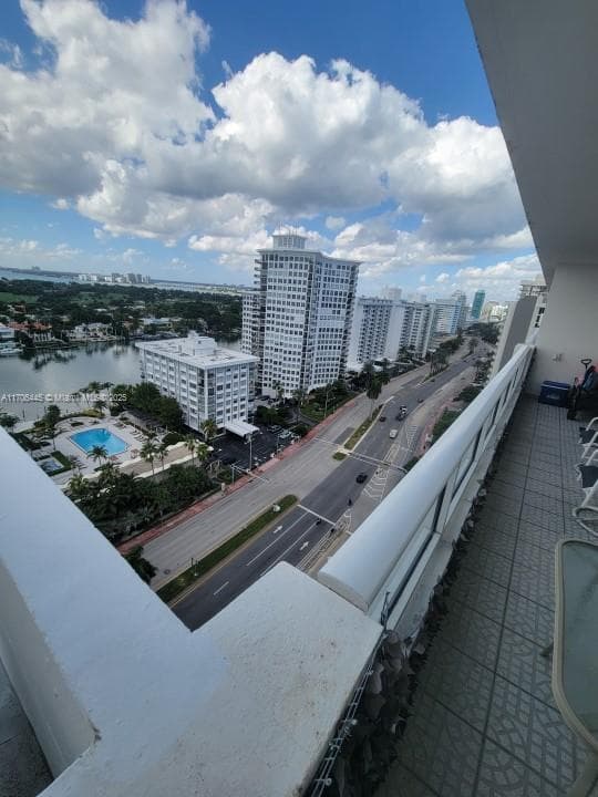 5601 Collins Ave PH-9 photo 7