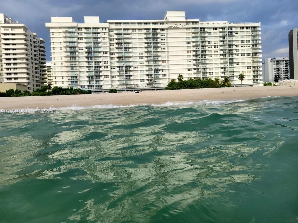 5601 Collins Ave PH-9 photo 1
