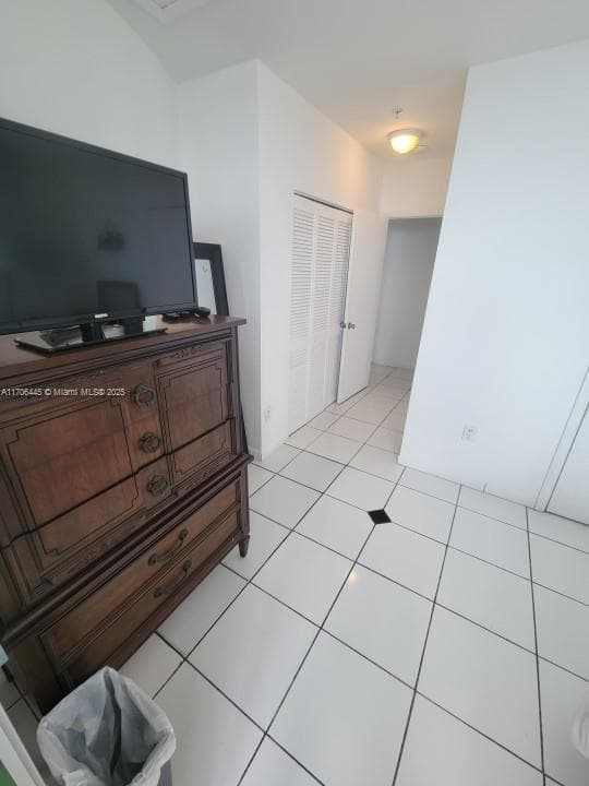 5601 Collins Ave PH-9 photo 20