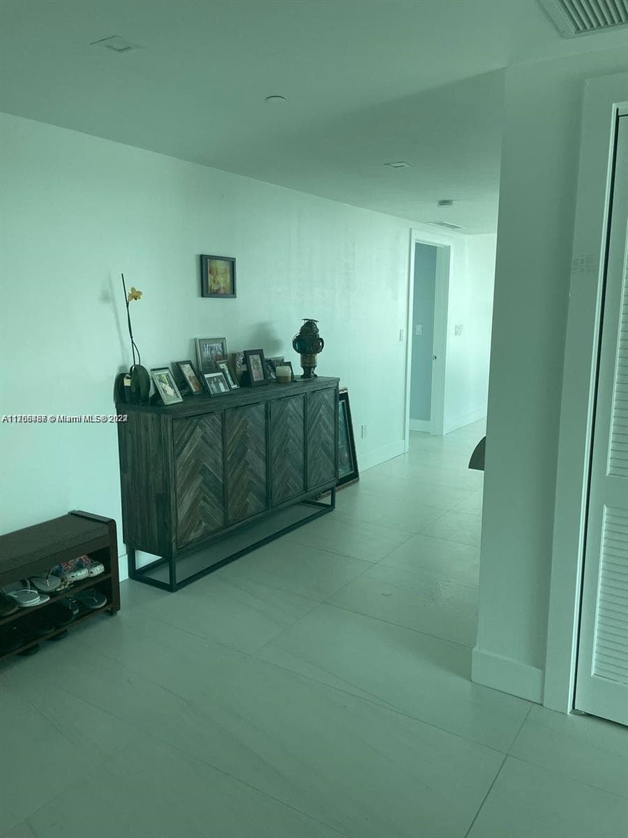 730 Ocean Blvd 1205 photo 12