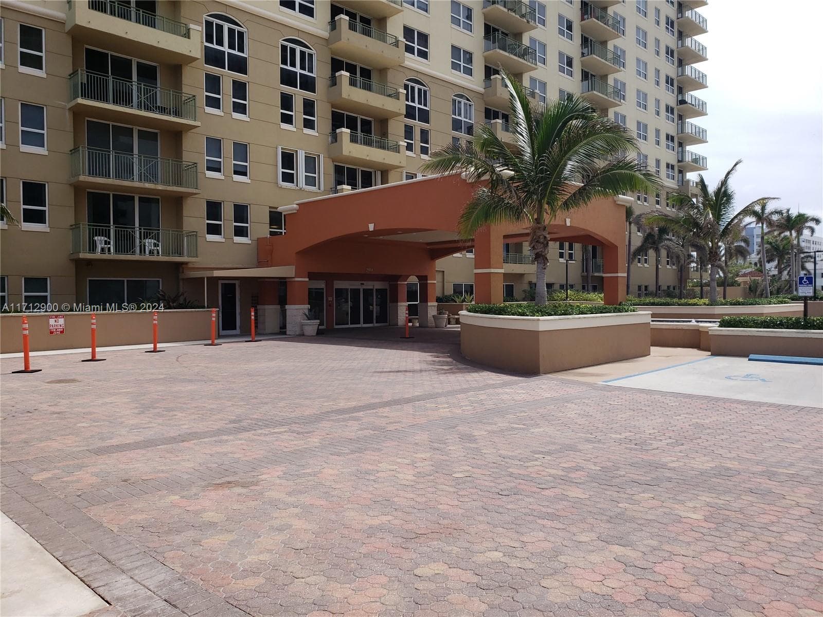 2080 S Ocean Dr 311 photo 6