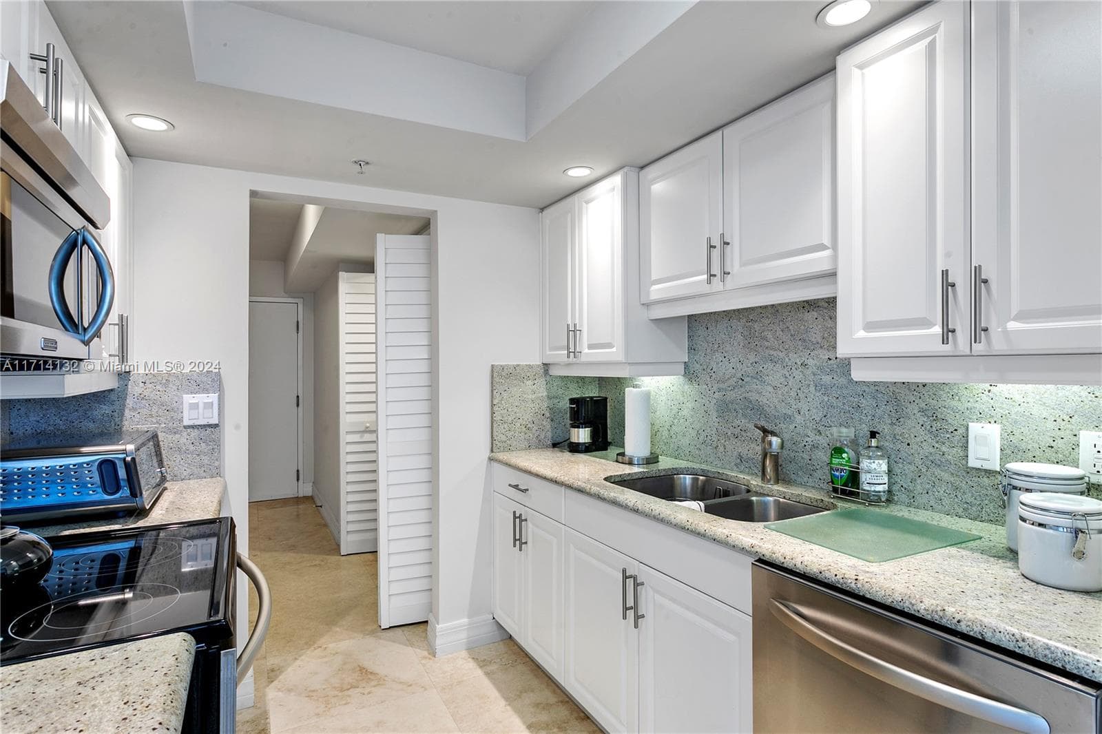 3000 Ocean Dr 20A photo 20