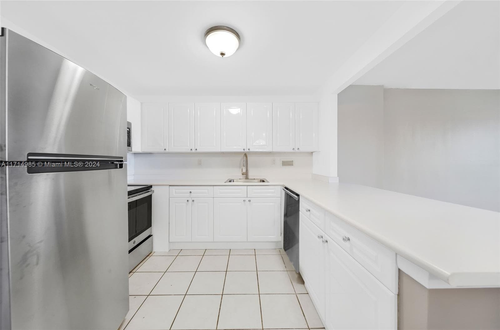 2301 Collins Ave 1030 photo 13