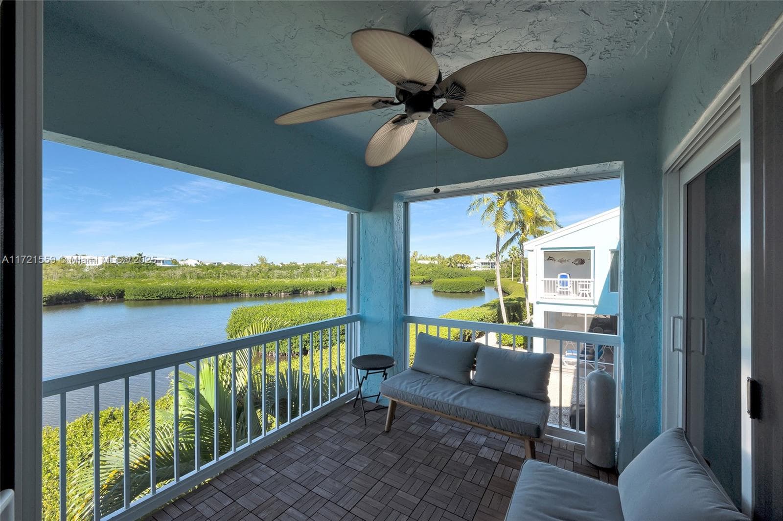 9826 Leeward Ave 9826 photo 23