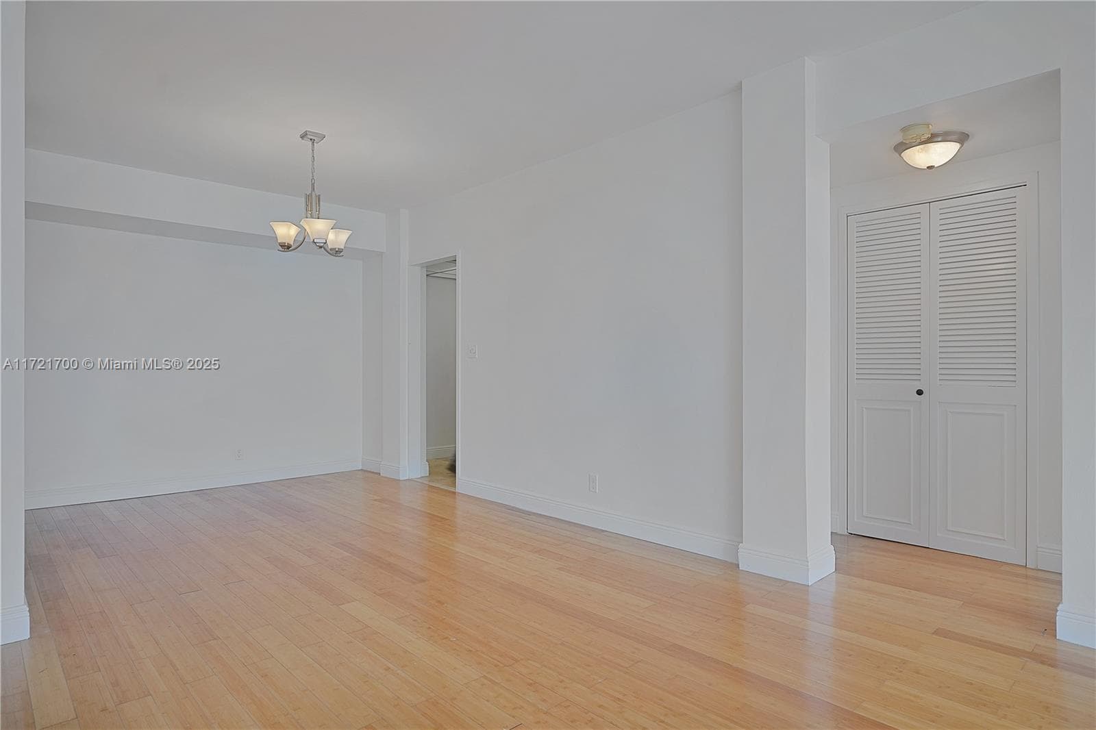 9381 E Bay Harbor Dr 301N photo 24
