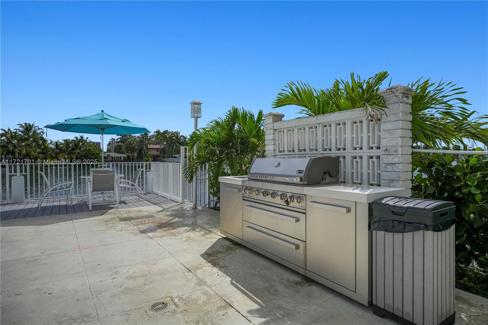 9381 E Bay Harbor Dr 401N photo 9