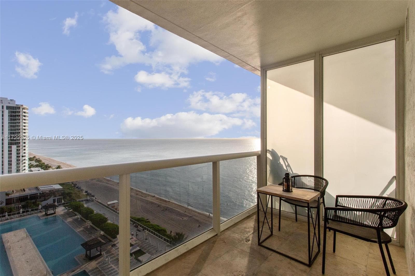 1830 Ocean Dr 1712 photo 7