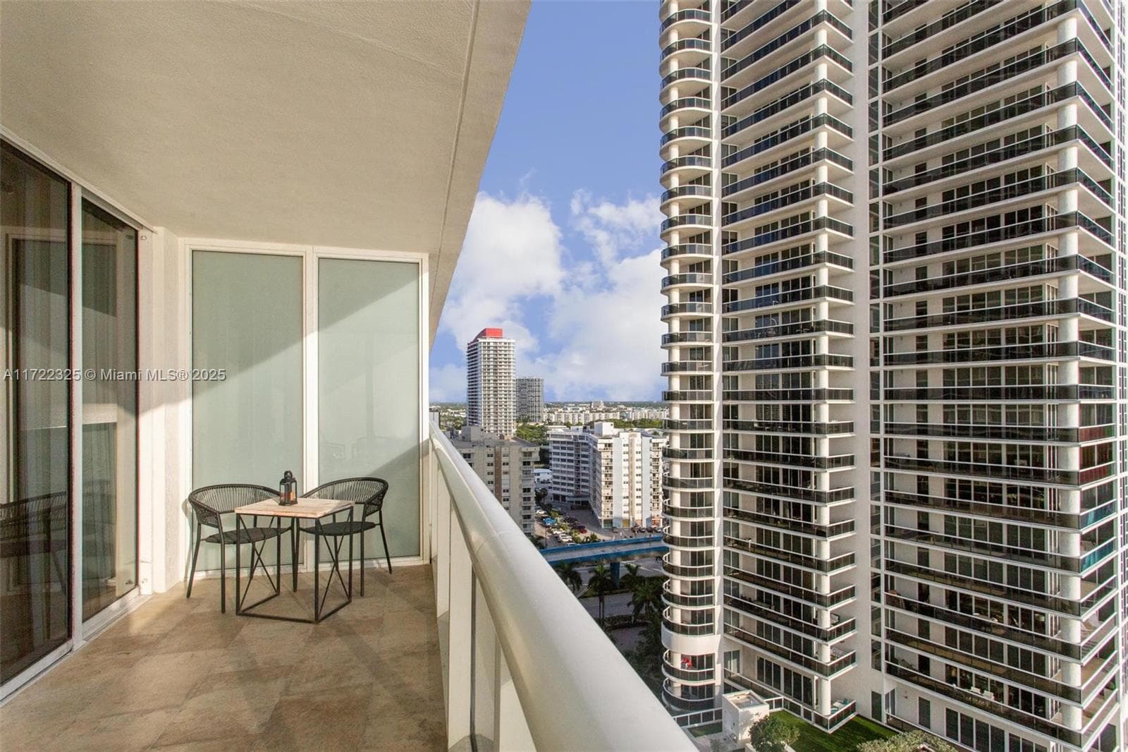 1830 Ocean Dr 1712 photo 9