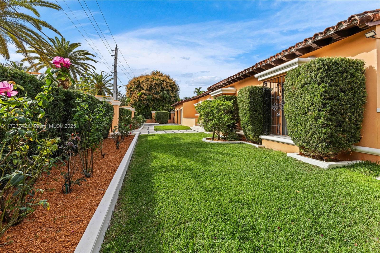 1181 Alhambra Cir photo 10