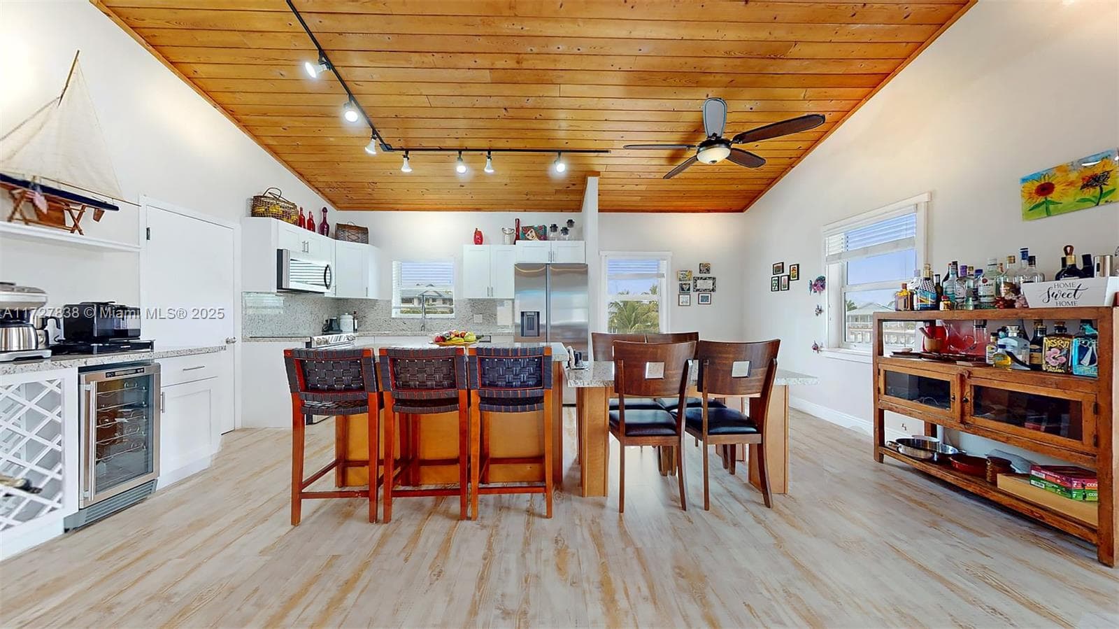 28 Center Ln photo 17