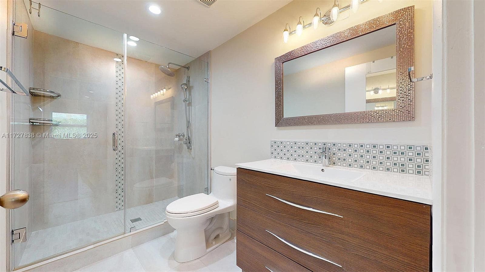 28 Center Ln photo 12