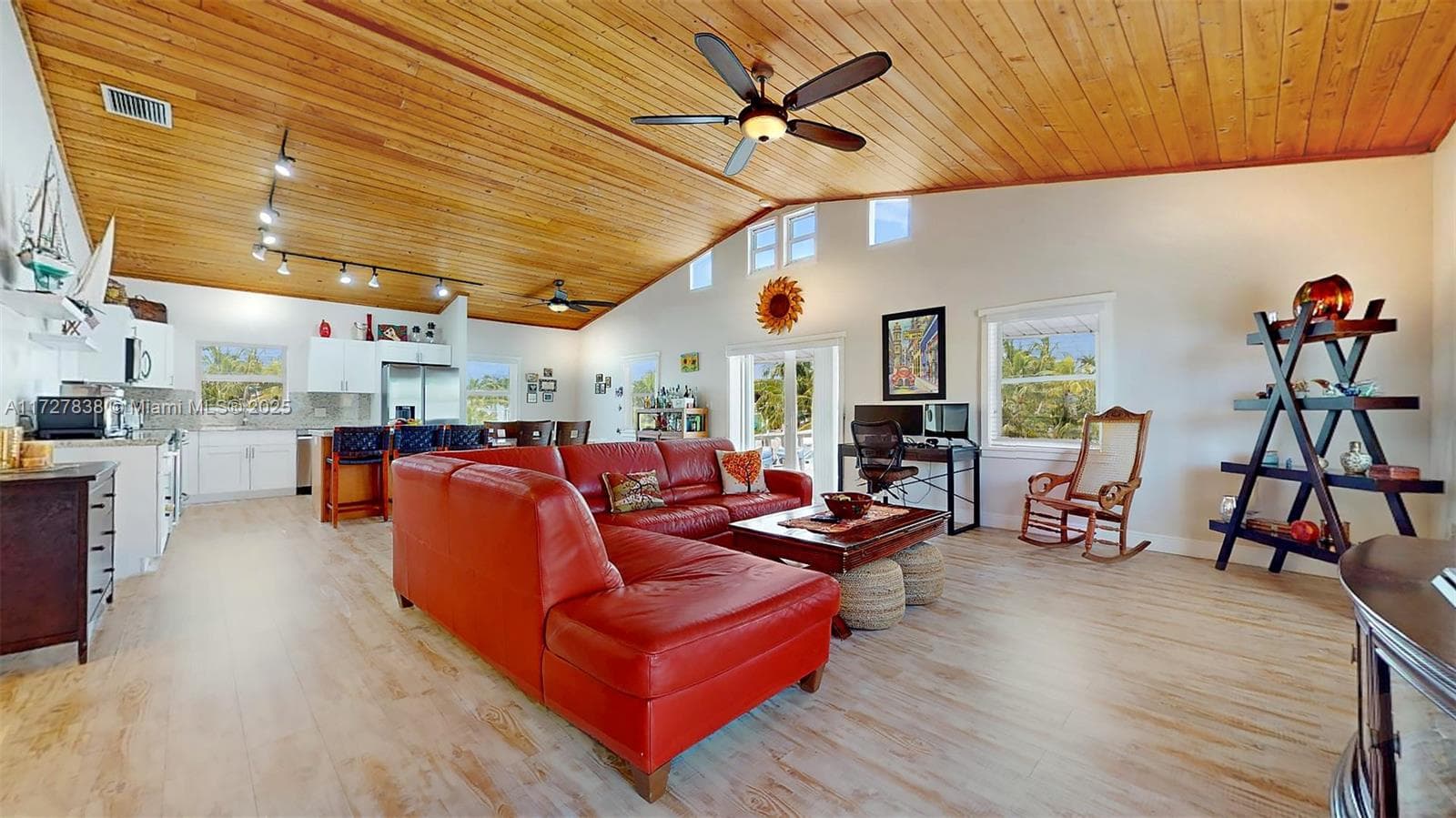 28 Center Ln photo 22