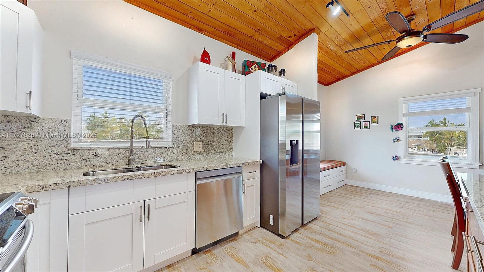 28 Center Ln photo 18