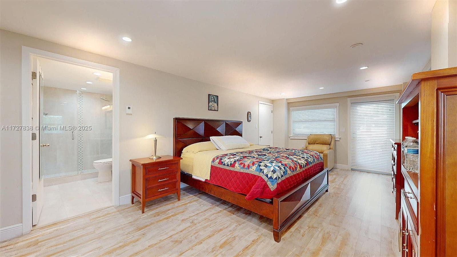 28 Center Ln photo 11