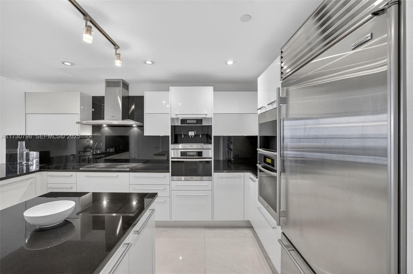 17121 Collins Ave 3905 photo 23