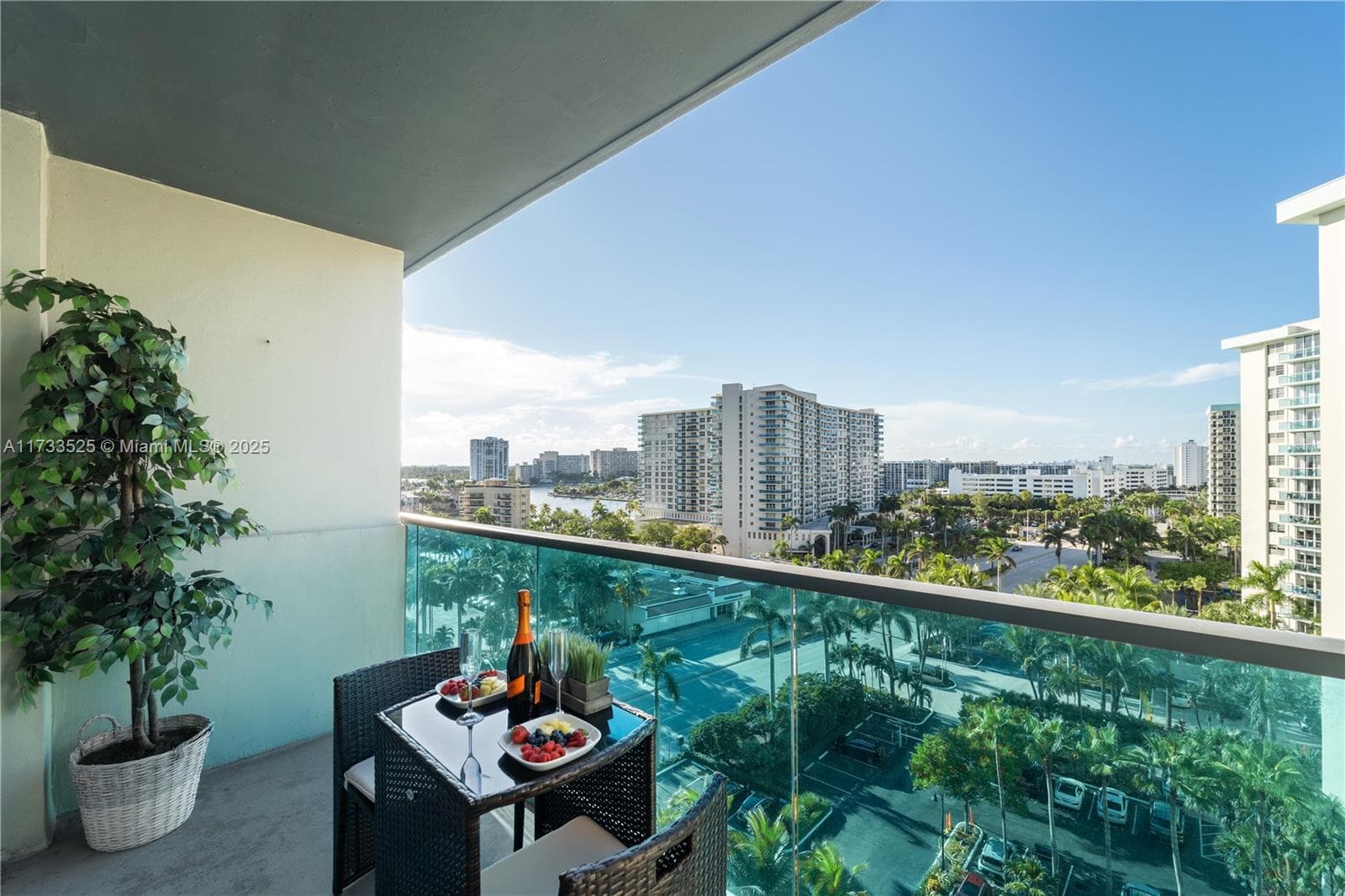 4001 Ocean Dr 10G photo 5