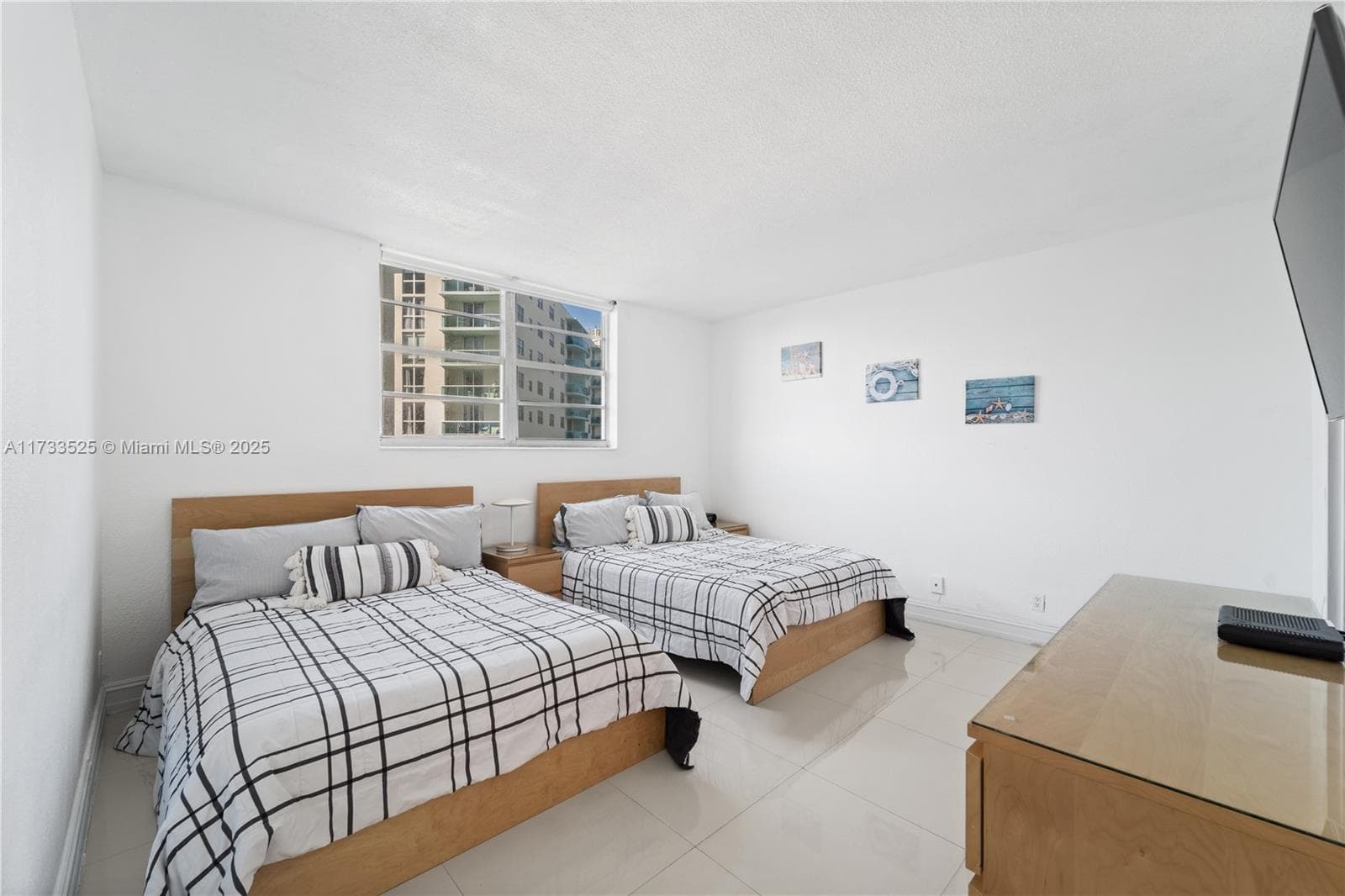 4001 Ocean Dr 10G photo 15