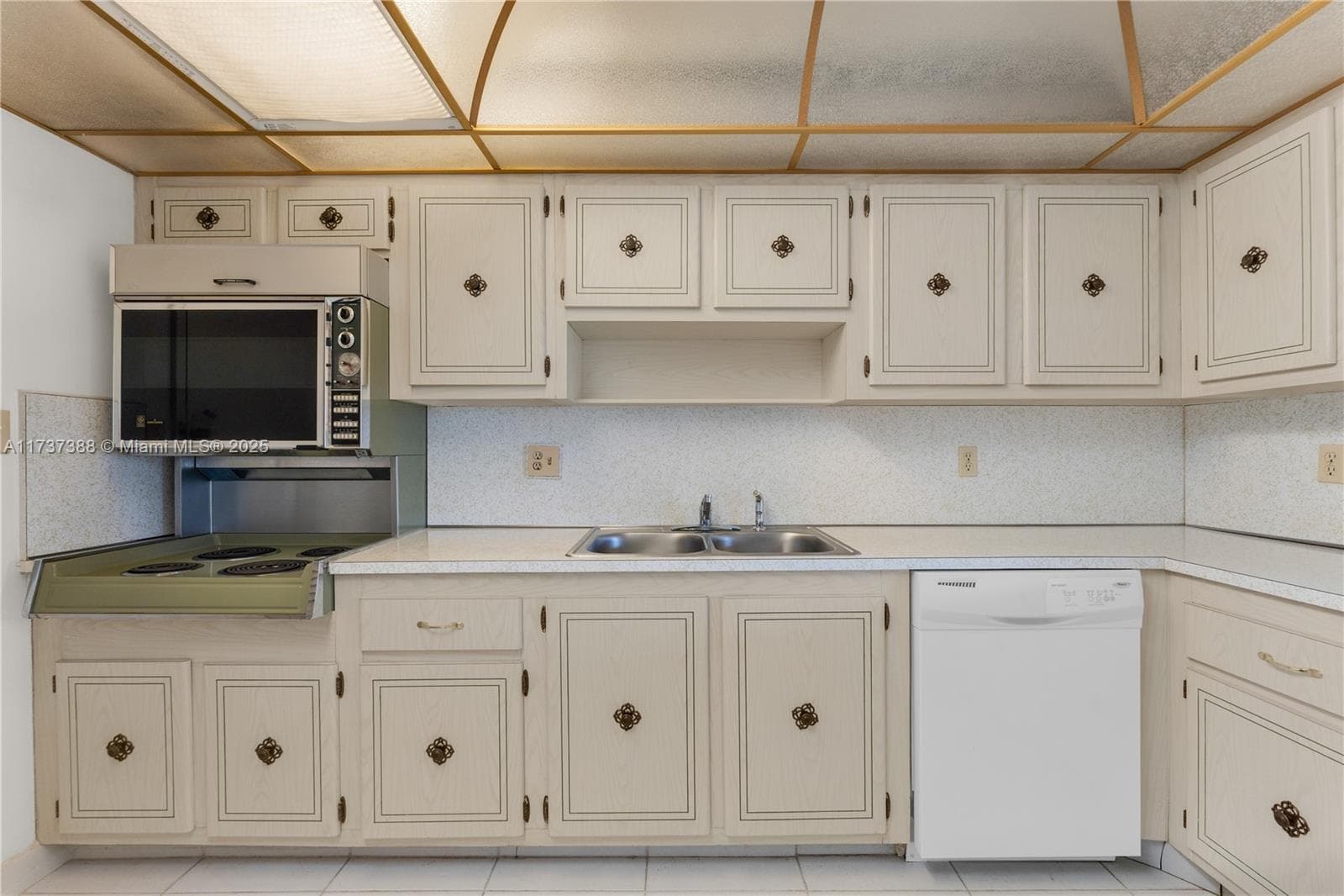 200 Diplomat Pkwy 229 photo 9