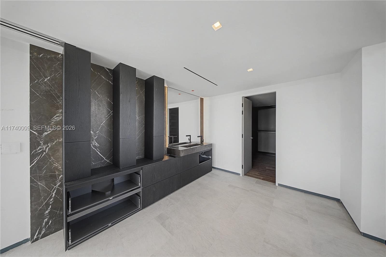 1400 Lake Dr photo 23