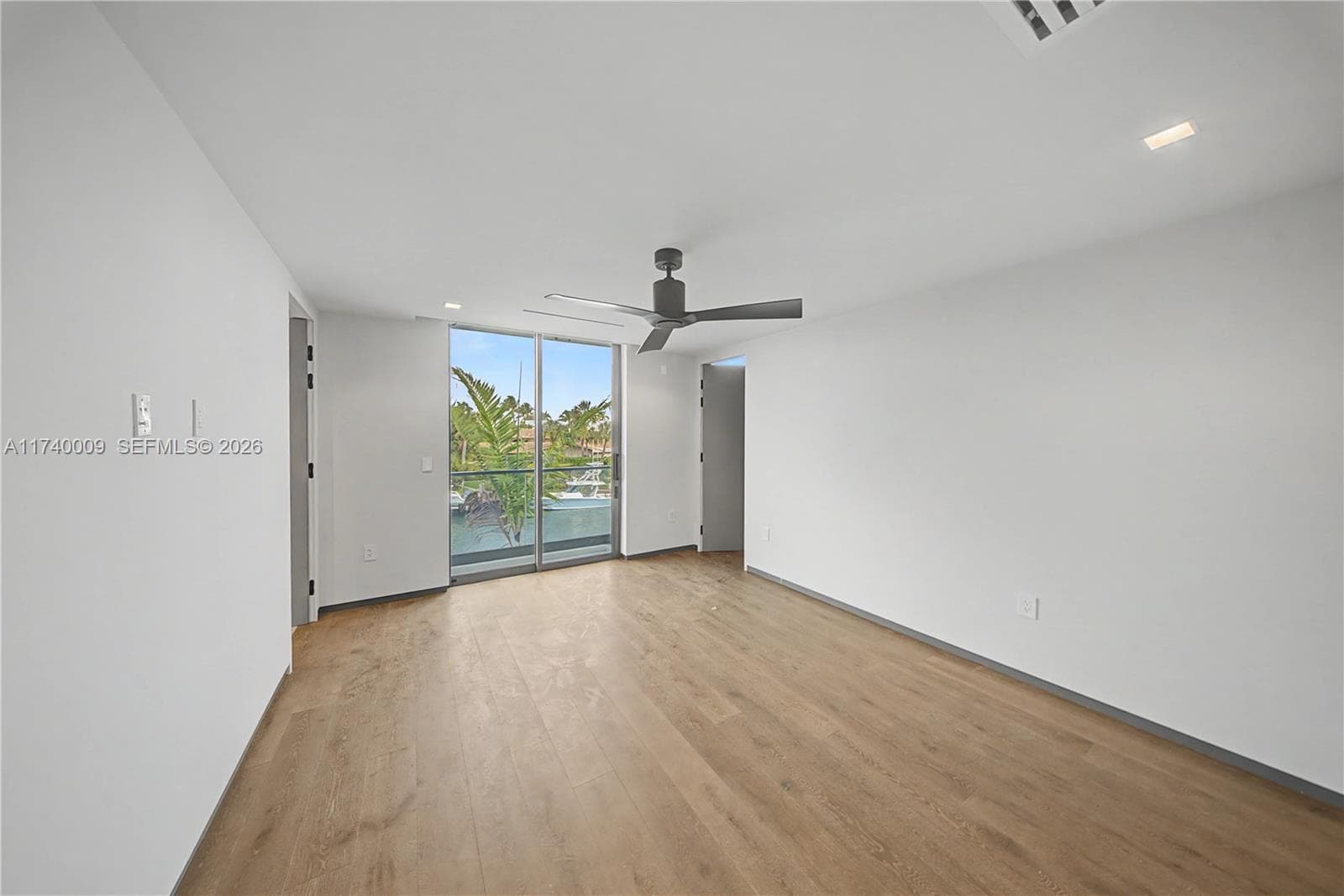 1400 Lake Dr photo 21