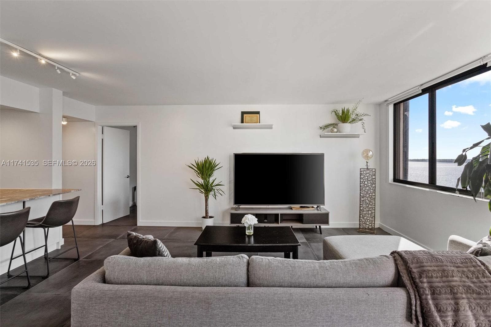 540 Brickell Key Dr 1519 photo 4