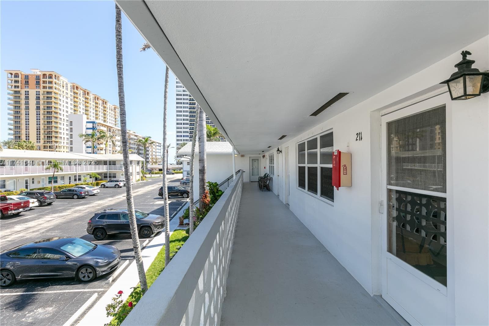 3131 Ocean Dr 211 photo 23