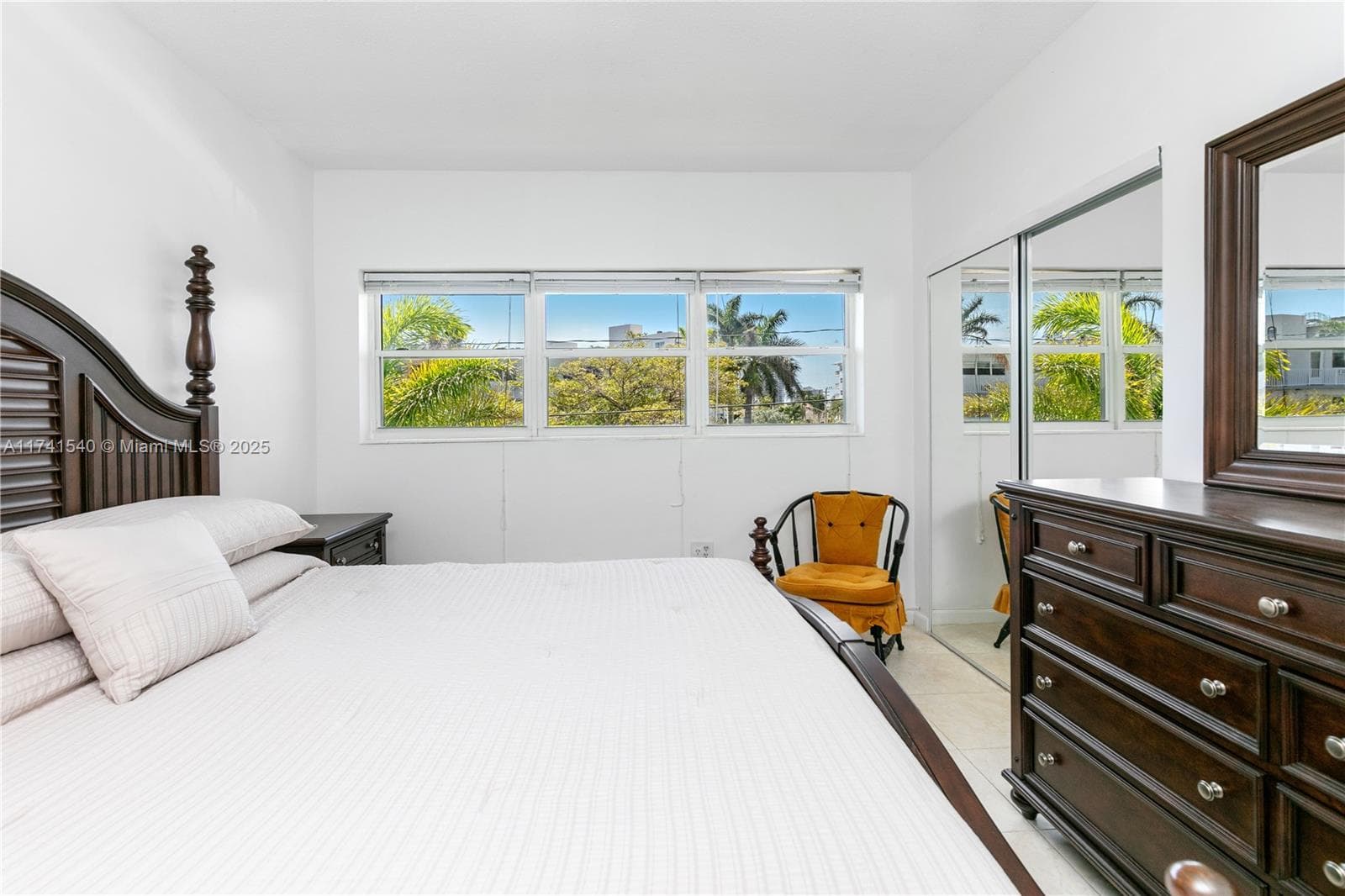 3131 Ocean Dr 211 photo 22