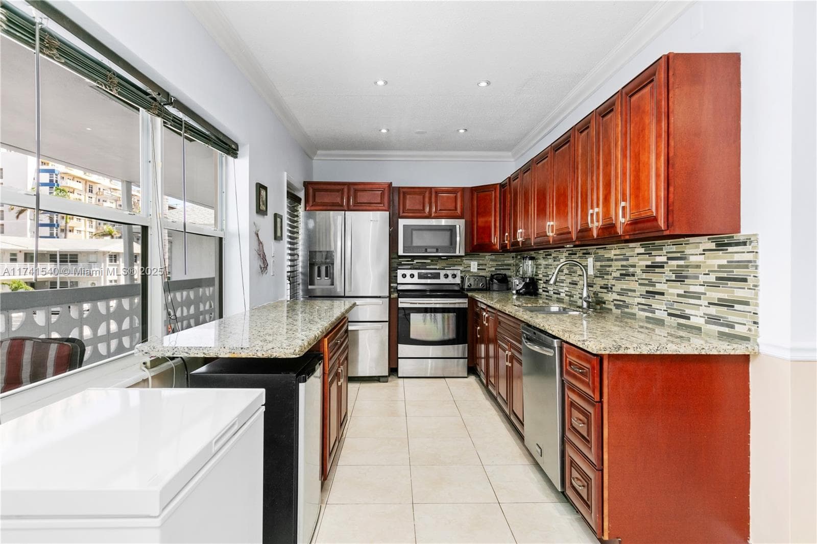 3131 Ocean Dr 211 photo 5