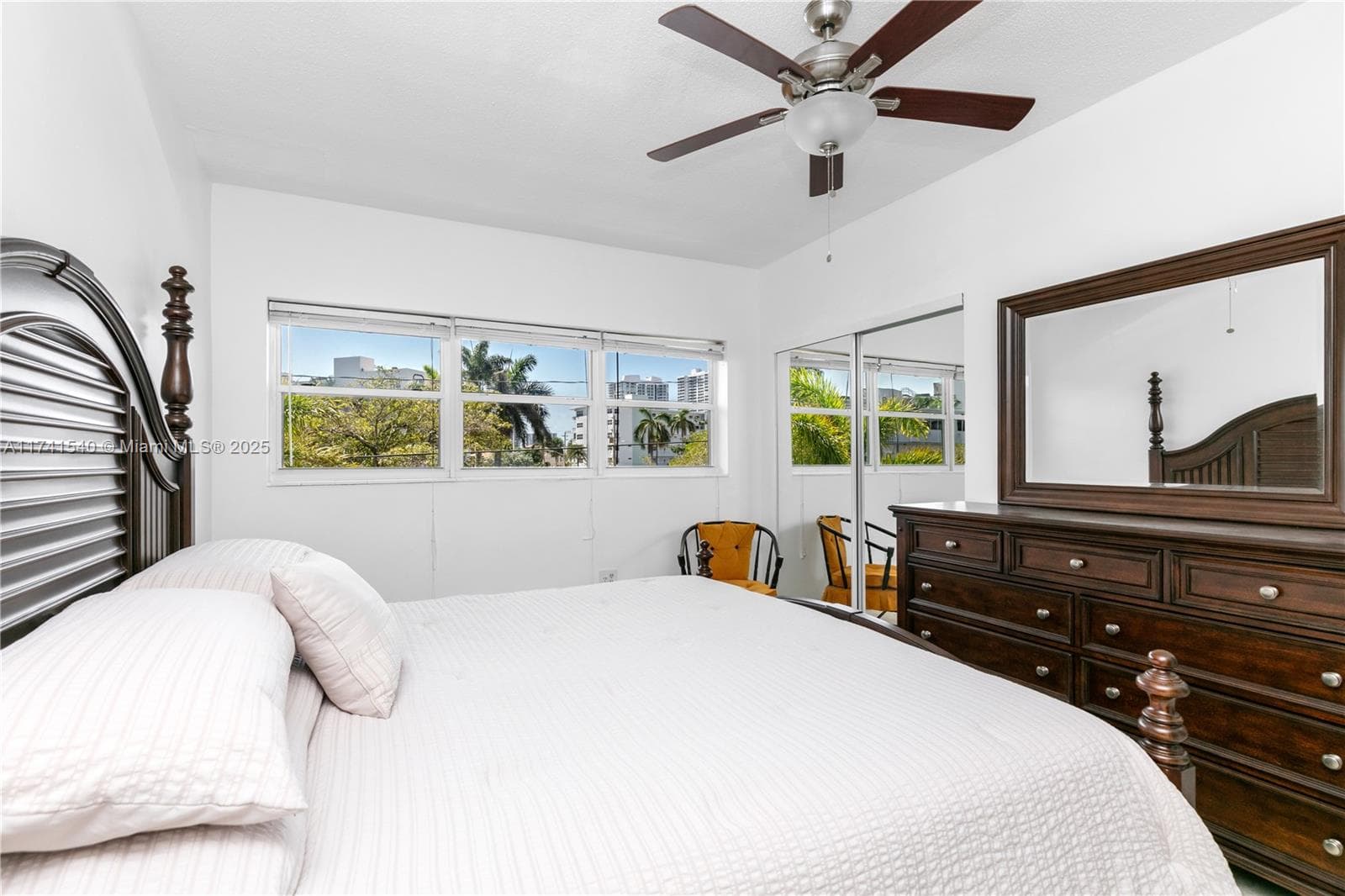 3131 Ocean Dr 211 photo 20