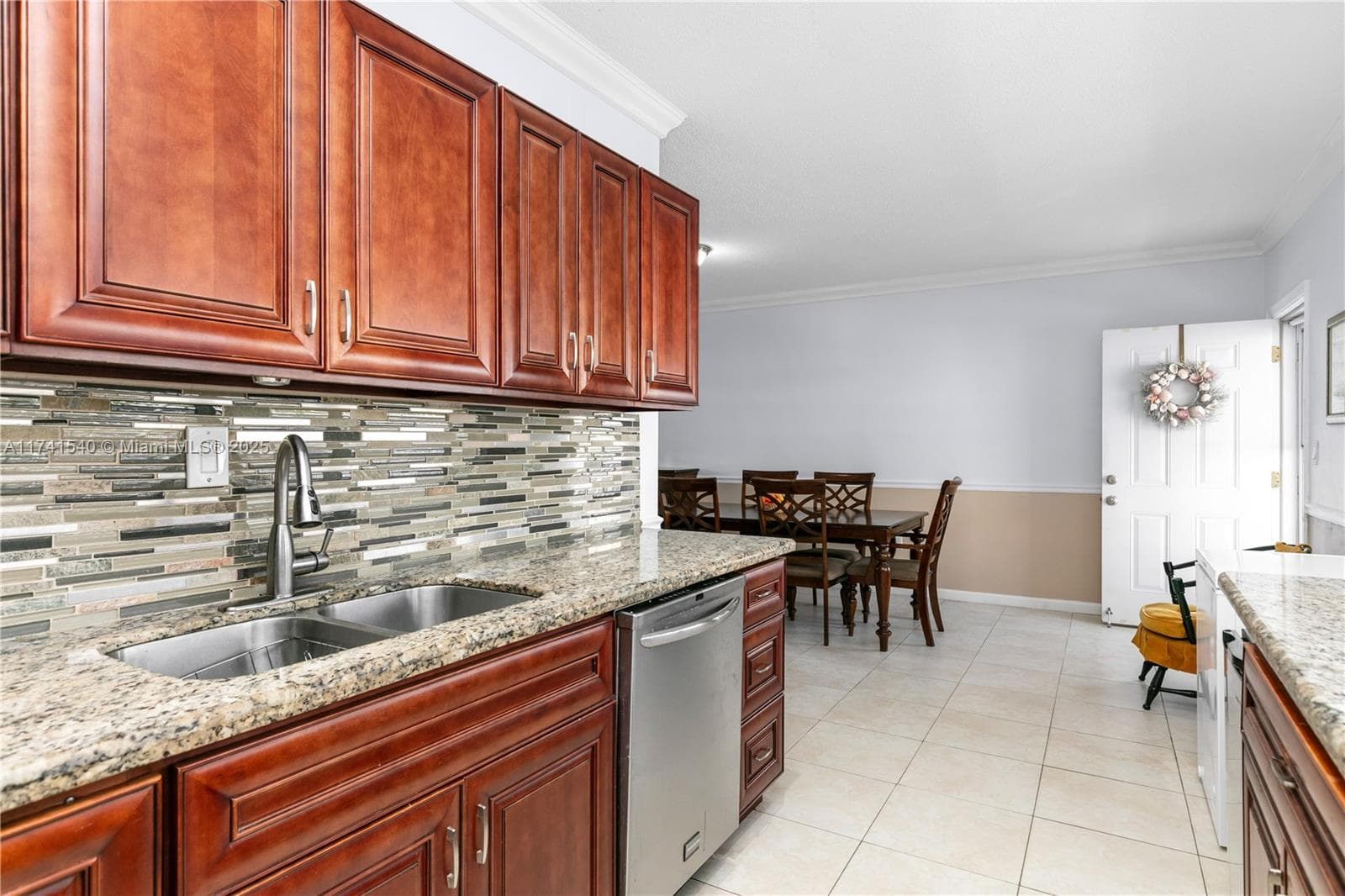 3131 Ocean Dr 211 photo 8