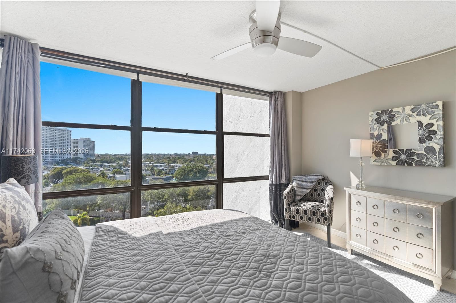 800 Parkview Dr 909 photo 20