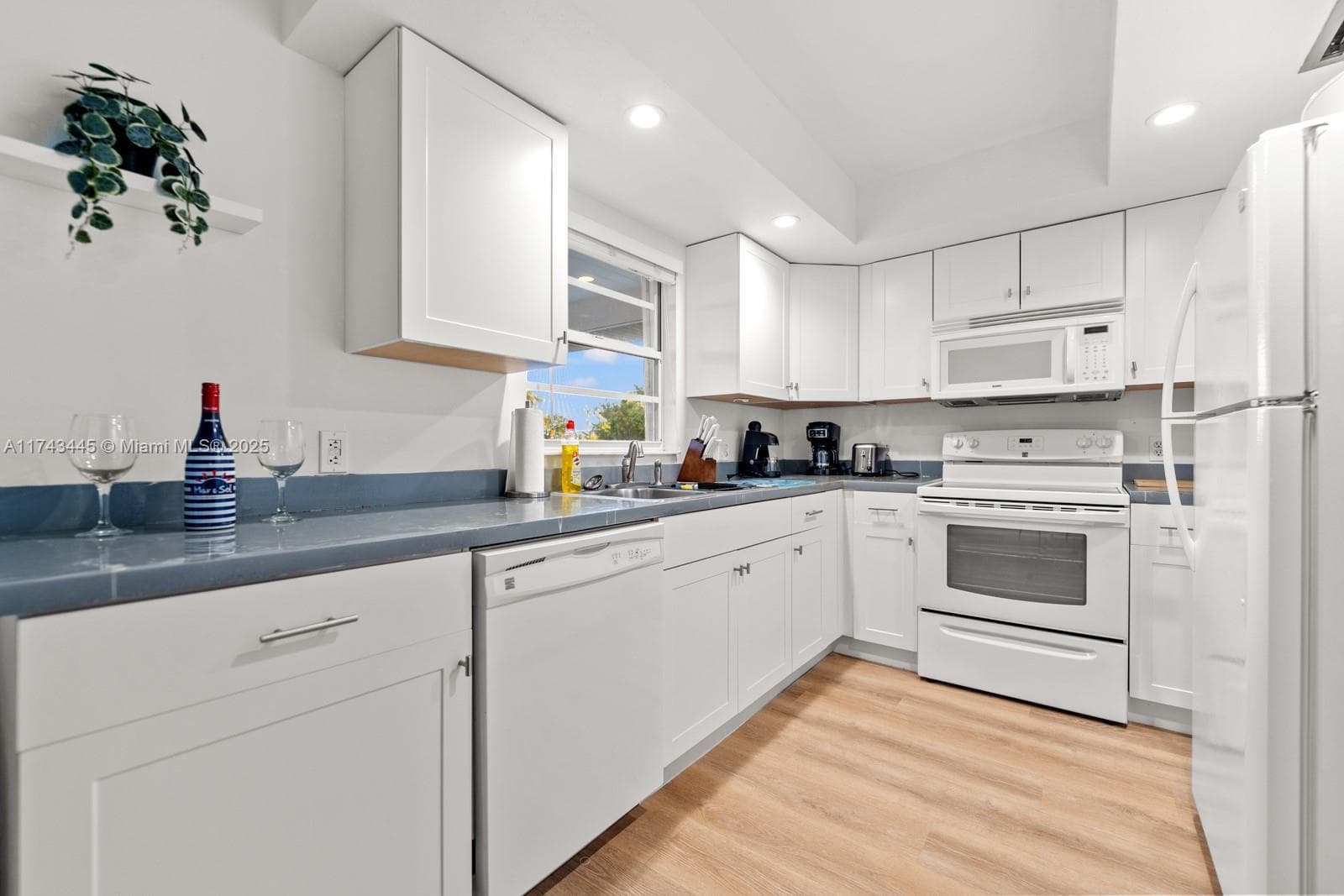 3635 Trade Winds St photo 24