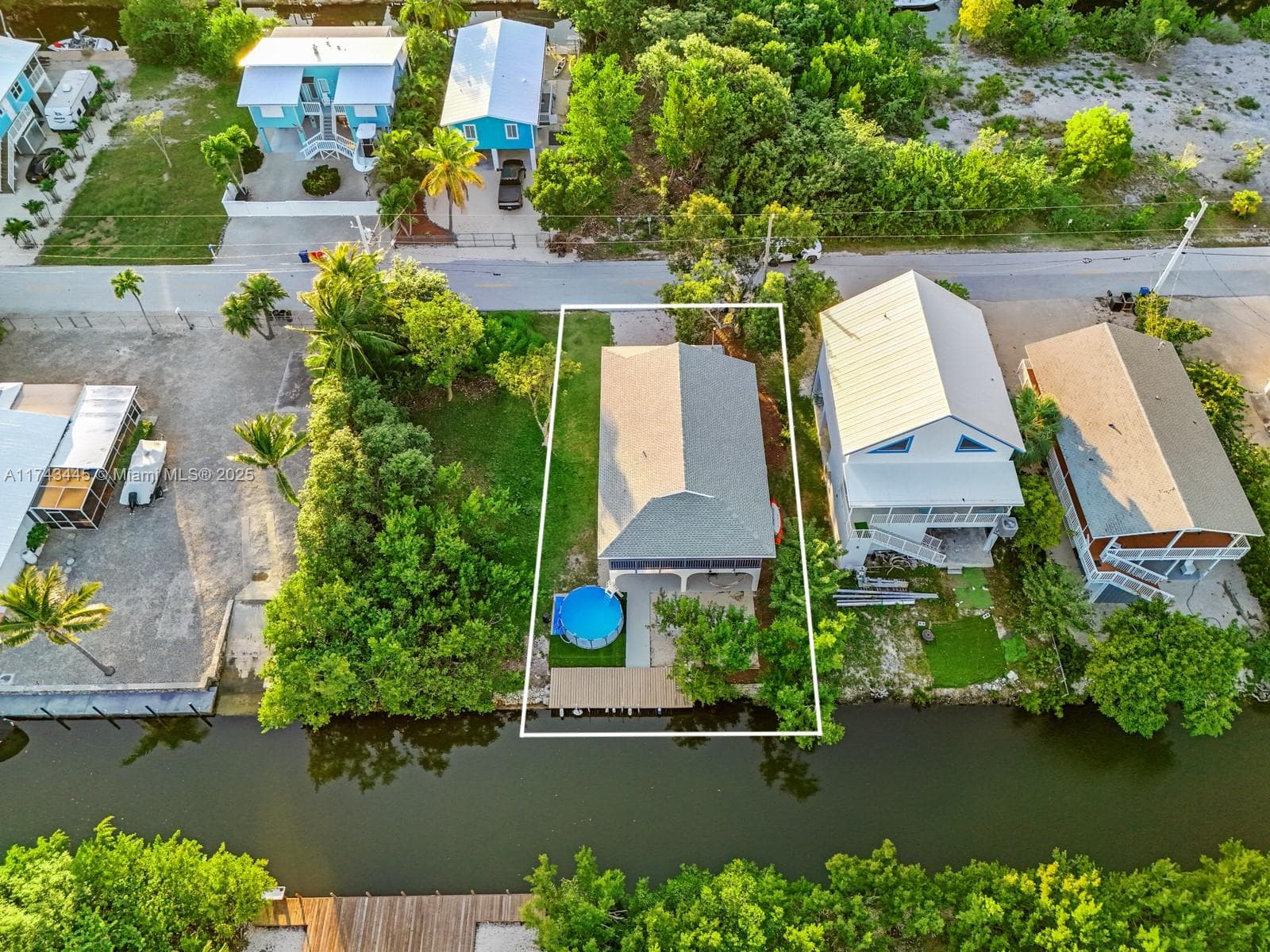 3635 Trade Winds St photo 8